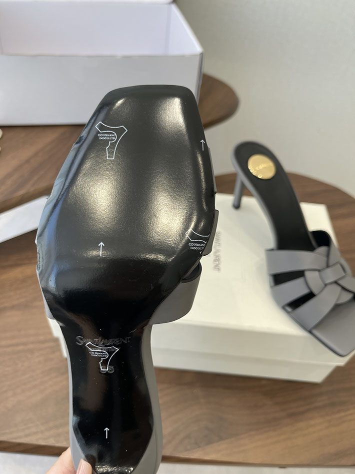 最高級サンローランスーパーコピー YSL 2026 新作 Pre-Loved サンダル レディース ヒール高め グレー 2630701 夏サンダル レディース 歩きやすい - 画像 (4)