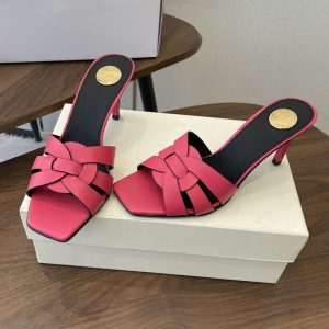 夏 サンダル 歩きやすい