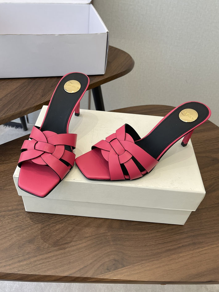 夏 サンダル 歩きやすい