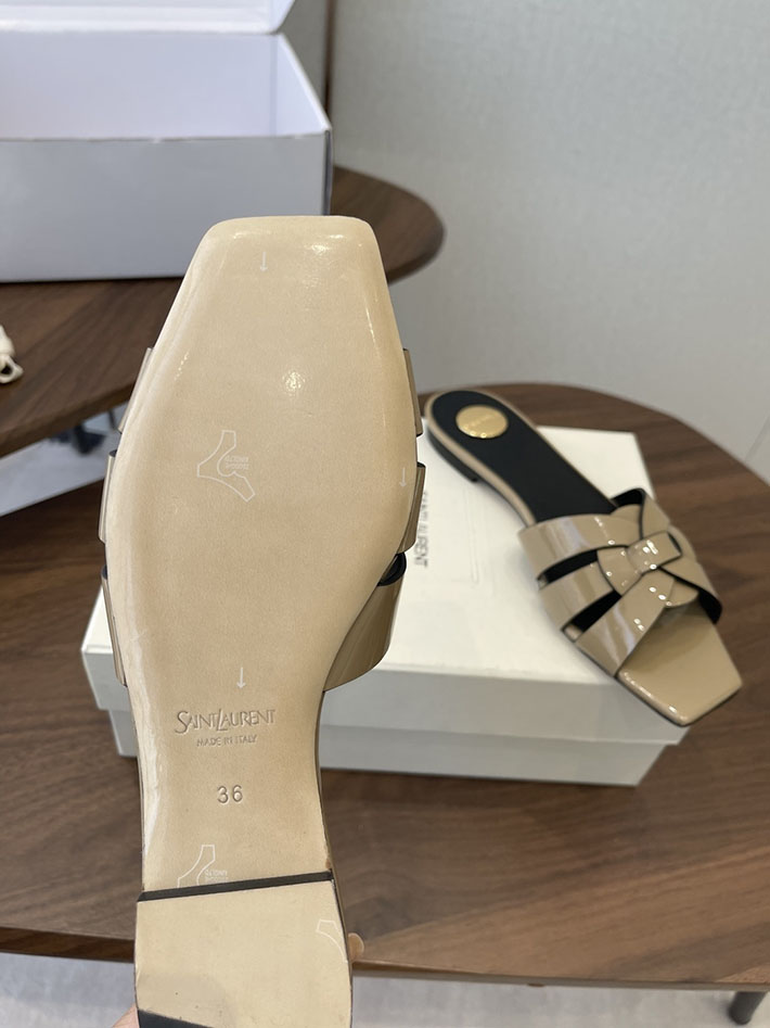 最高級サンローランスーパーコピー YSL 2026 新作 tribute MULES in patent leather グレー 2630709 サン ローラン 靴 レディース - 画像 (4)