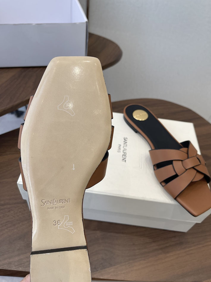 最高級サンローランスーパーコピー YSL 2026 新作 tribute MULES in patent leather ブラウン 2630717 大阪 靴屋 レディース - 画像 (4)