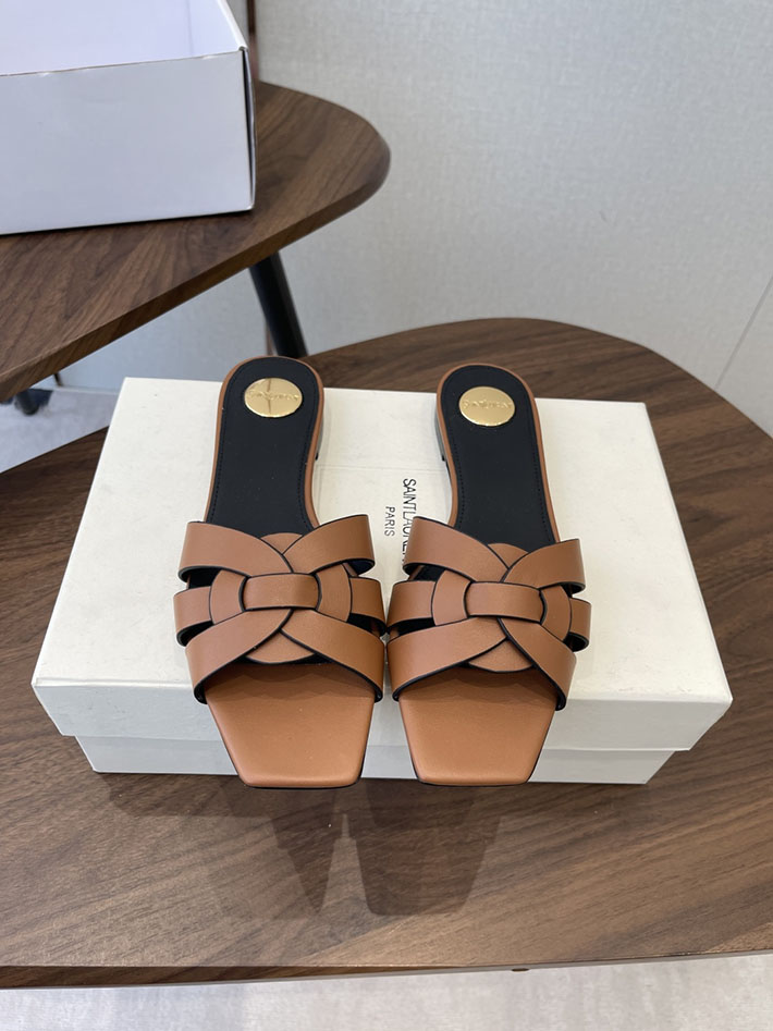 最高級サンローランスーパーコピー YSL 2026 新作 tribute MULES in patent leather ブラウン 2630717 大阪 靴屋 レディース - 画像 (3)