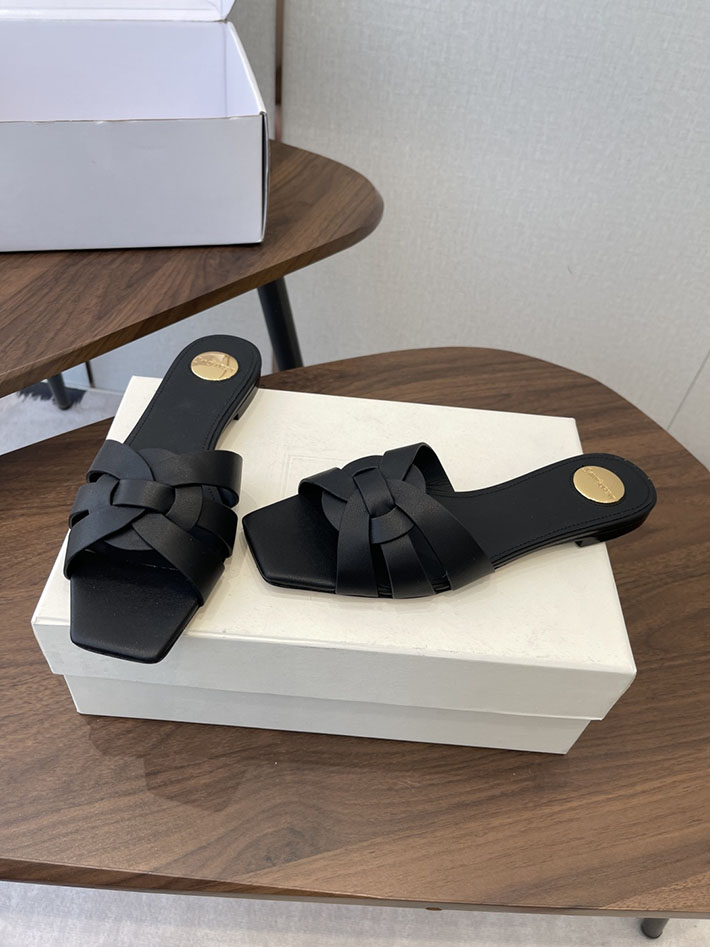 品揃え豊富な靴屋 大阪