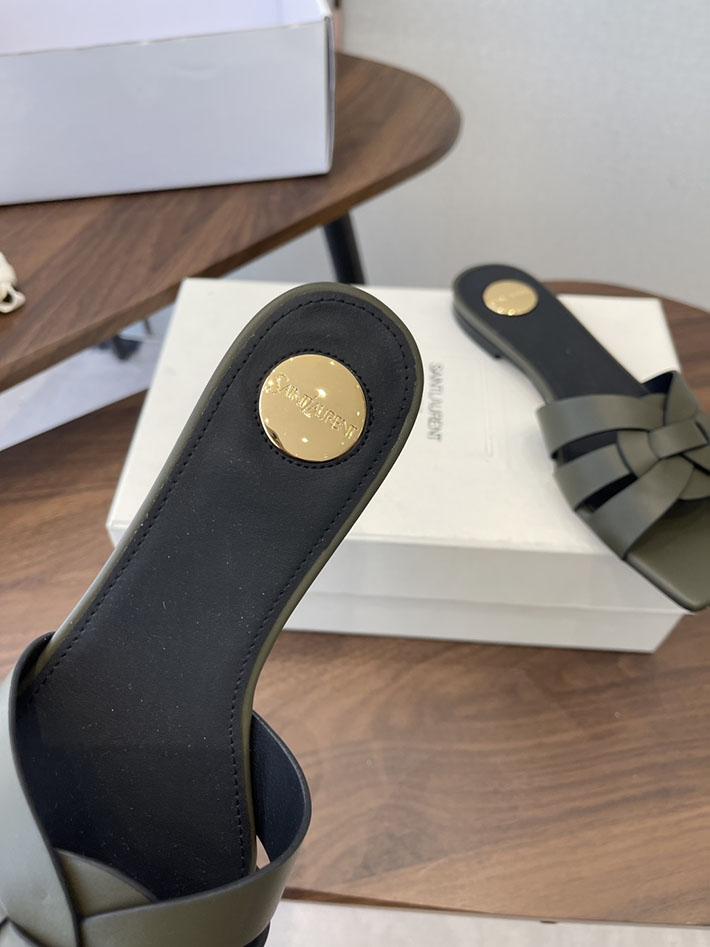 最高級サンローランスーパーコピー YSL 2026 新作 tribute MULES in patent leather カーキ 2630719 靴屋 安い チェーン店 - 画像 (6)