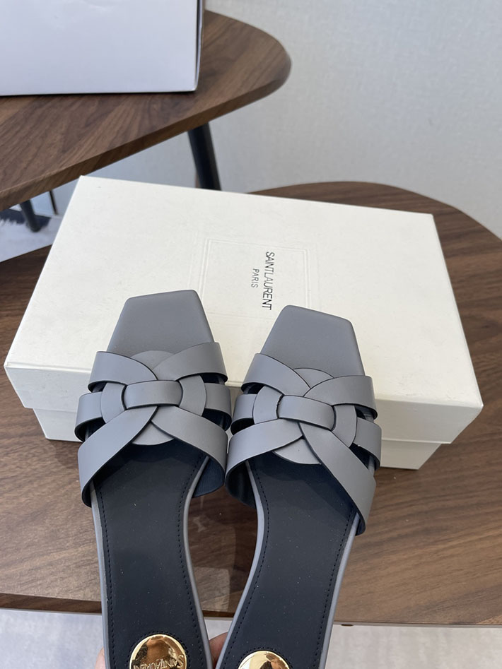 最高級サンローランスーパーコピー YSL 2026 新作 tribute MULES in patent leather グレー 2630722 靴 安い レディース 店舗 - 画像 (8)