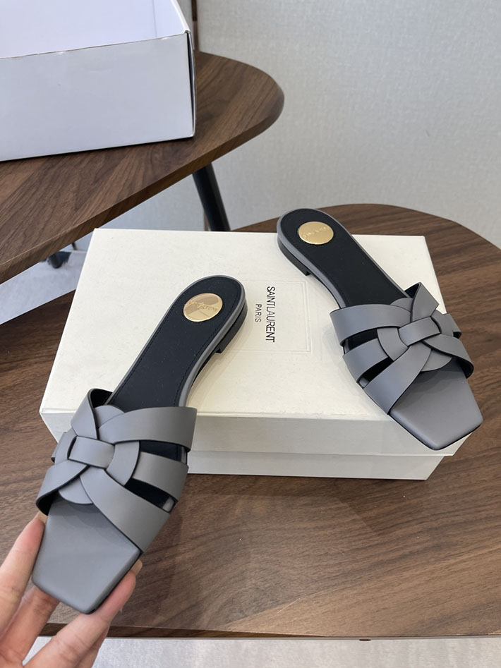 最高級サンローランスーパーコピー YSL 2026 新作 tribute MULES in patent leather グレー 2630722 靴 安い レディース 店舗 - 画像 (7)