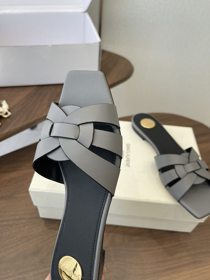 最高級サンローランスーパーコピー YSL 2026 新作 tribute MULES in patent leather グレー 2630722 靴 安い レディース 店舗 - 画像 (6)