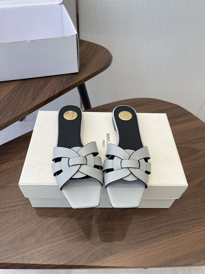 最高級サンローランスーパーコピー YSL 2026 新作 tribute MULES in patent leather スカイブルー 2630723 レディース 靴 安い - 画像 (3)