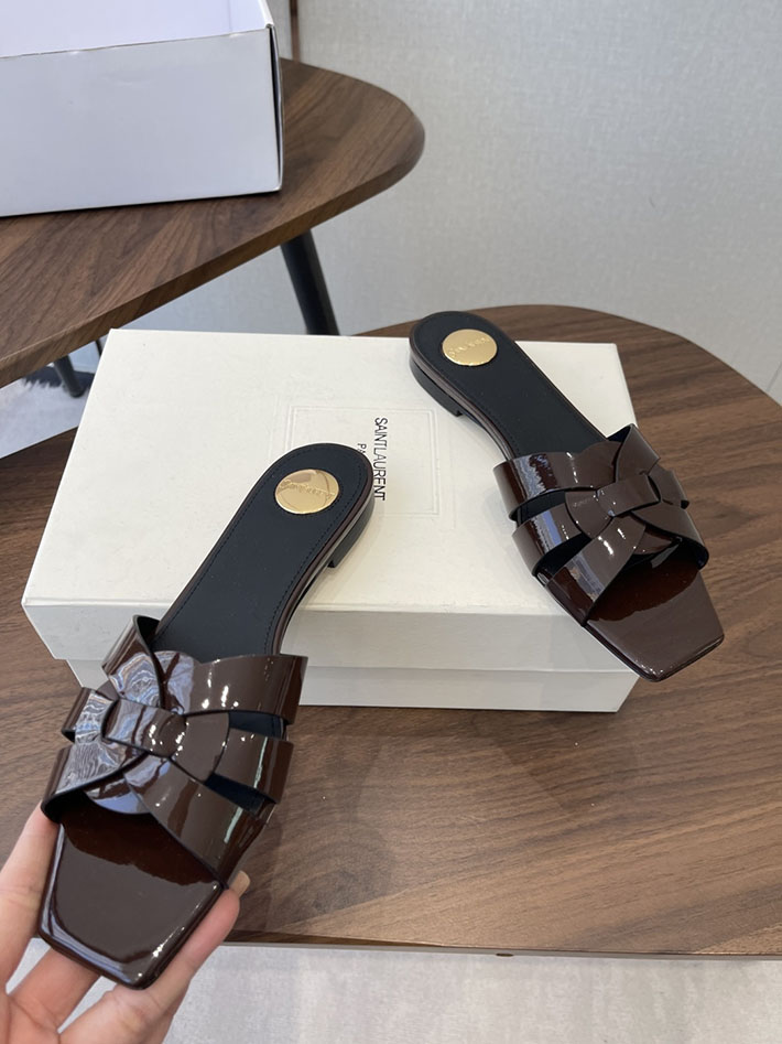 最高級サンローランスーパーコピー YSL 2026 新作 tribute MULES in patent leather ワインレッド 2630727 サンローラン アウトレット 店舗 - 画像 (8)