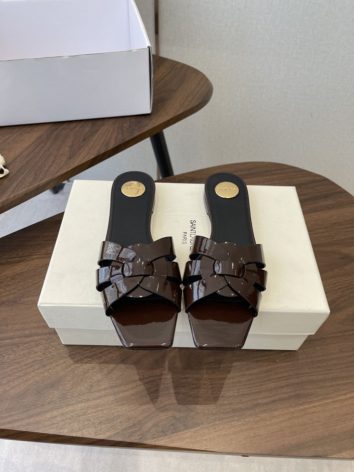 最高級サンローランスーパーコピー YSL 2026 新作 tribute MULES in patent leather ワインレッド 2630727 サンローラン アウトレット 店舗 - 画像 (3)