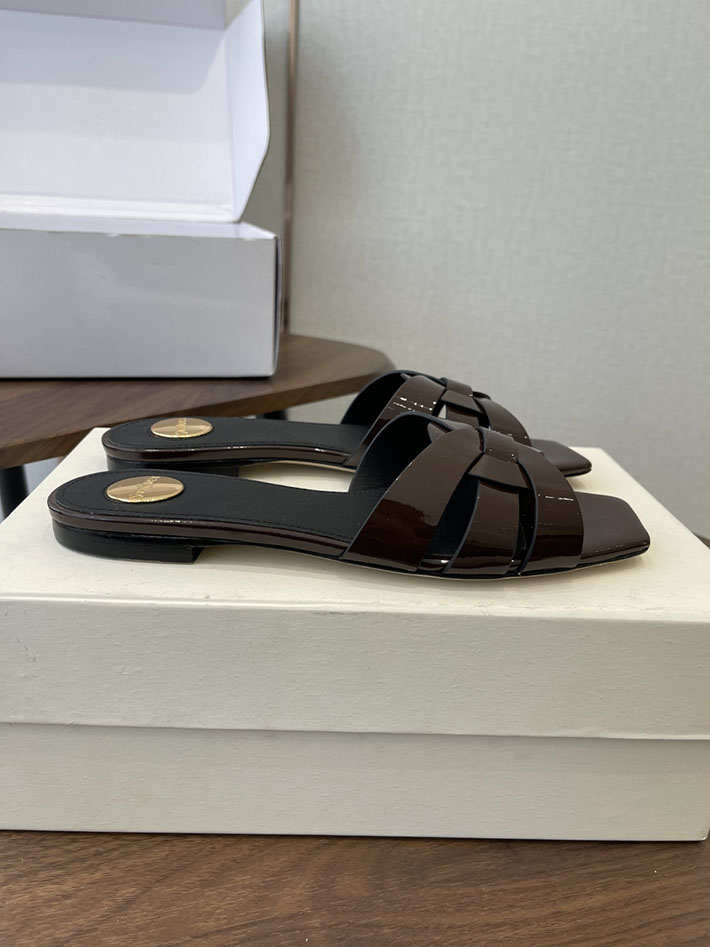 最高級サンローランスーパーコピー YSL 2026 新作 tribute MULES in patent leather ワインレッド 2630727 サンローラン アウトレット 店舗 - 画像 (2)