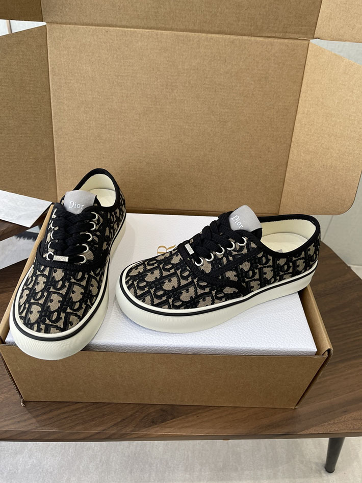 ディオール スニーカー 人気