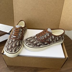 スニーカー レディース おしゃれ 40代