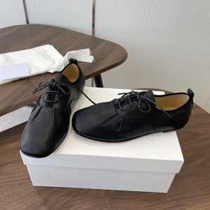 レディース フラットシューズ ブランド