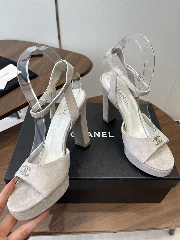 最高級シャネルスーパーコピー CHANEL 2026年春夏 新作 サンダル スエード キッドスキン グレー G47029-B23297-U7014 シャネル サンダル 厚底 - 画像 (7)