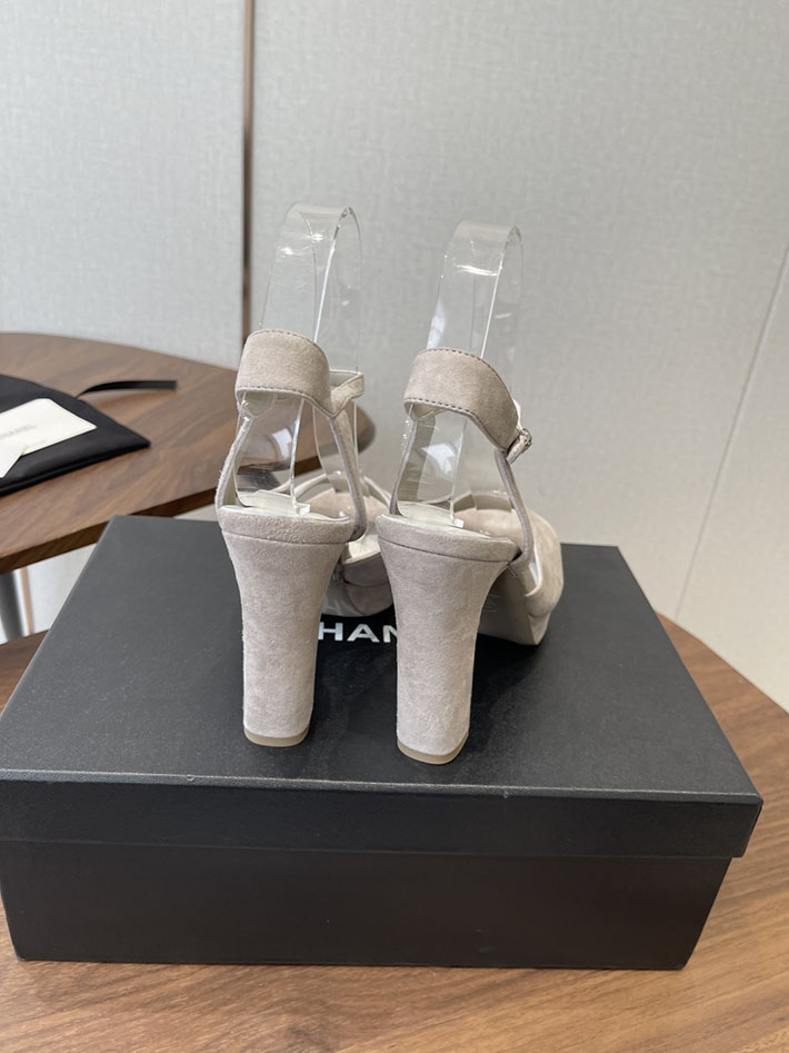 最高級シャネルスーパーコピー CHANEL 2026年春夏 新作 サンダル スエード キッドスキン グレー G47029-B23297-U7014 シャネル サンダル 厚底 - 画像 (5)