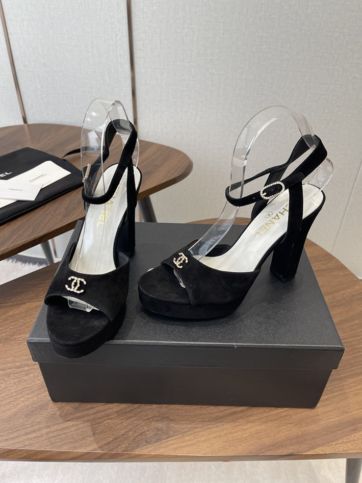 シャネル サンダル 公式