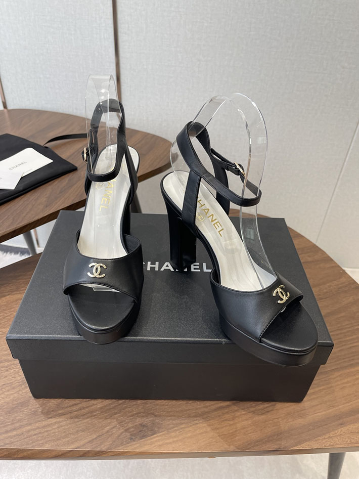 シャネル サンダル 新作