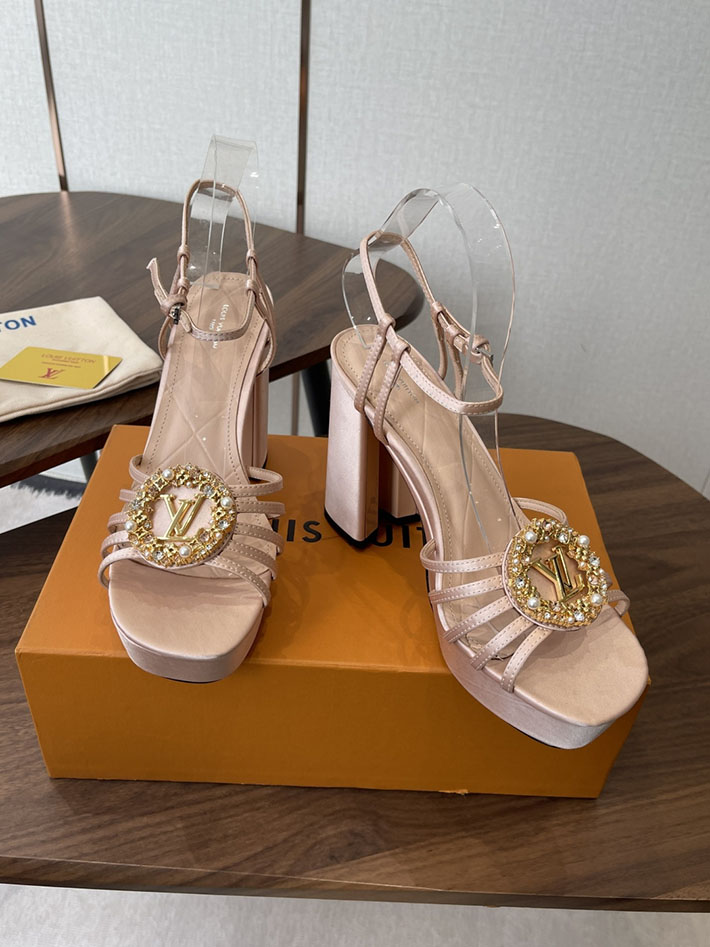 ルイヴィトン サンダル 厚底