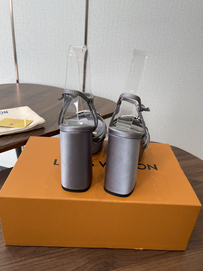 最高級ルイヴィトンスーパーコピー LV スウィング ヒール110mm サンダル 2026年春夏 新作 グレー 2630783 ルイヴィトン サンダル レディース 新作 - 画像 (5)