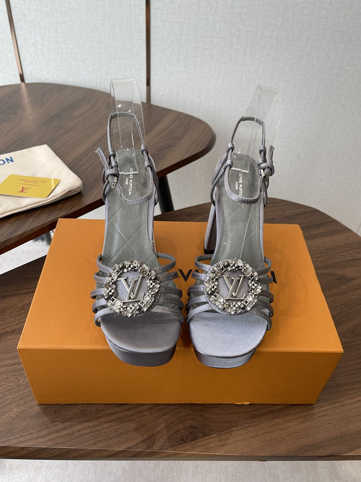 最高級ルイヴィトンスーパーコピー LV スウィング ヒール110mm サンダル 2026年春夏 新作 グレー 2630783 ルイヴィトン サンダル レディース 新作 - 画像 (3)