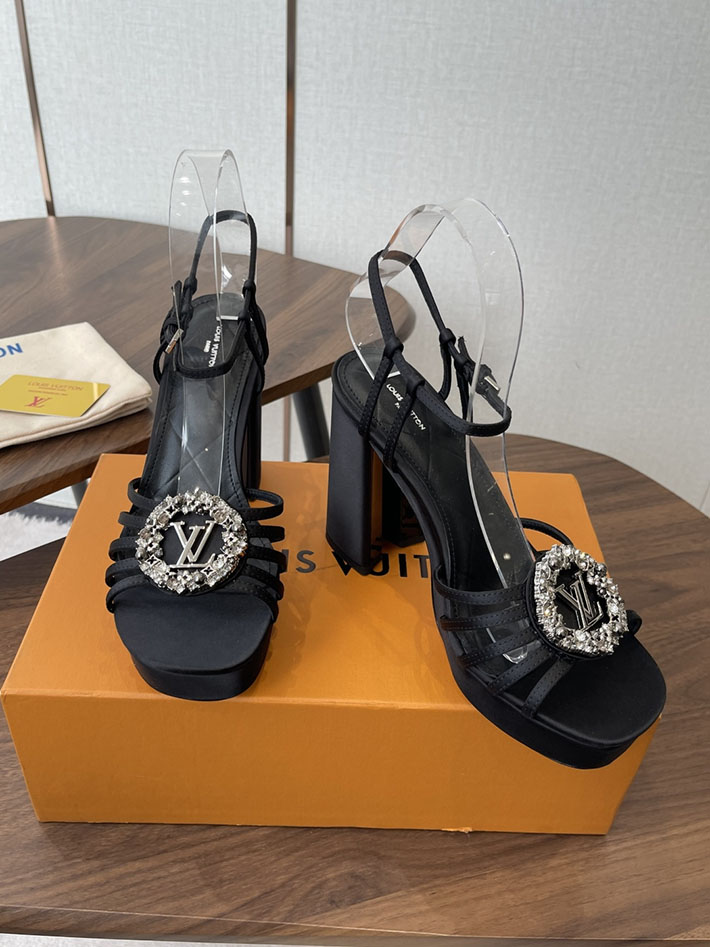 ルイヴィトン サンダル 黒
