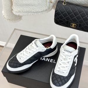 シャネル スニーカー レディース