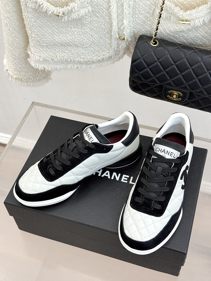 シャネル スニーカー 人気