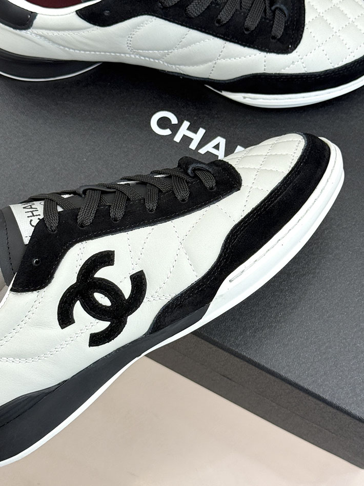 レディース 最高級シャネルスーパーコピー CHANEL 2026年春夏 新作 スニーカー カーフスキン ブラック 2630800 シャネル スニーカー 人気 - 画像 (5)