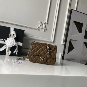 シャネル ミニバッグ 値段