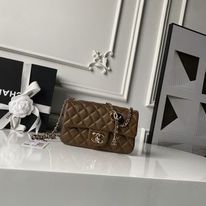 シャネル バッグ アウトレット