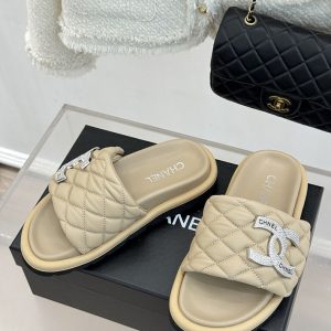 シャネル サンダル 公式