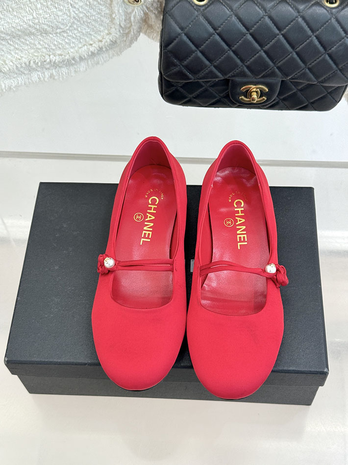 最高級シャネルスーパーコピー CHANEL 2026年春夏 新作 ココマーク レザー ストラップパンプス レッド 2630833 シャネル パンプス フラット - 画像 (8)