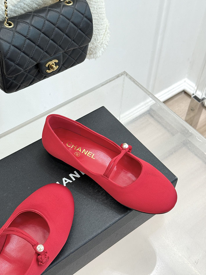 最高級シャネルスーパーコピー CHANEL 2026年春夏 新作 ココマーク レザー ストラップパンプス レッド 2630833 シャネル パンプス フラット - 画像 (7)