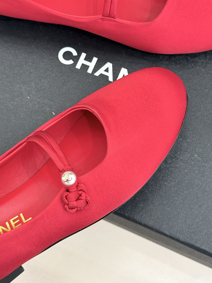 最高級シャネルスーパーコピー CHANEL 2026年春夏 新作 ココマーク レザー ストラップパンプス レッド 2630833 シャネル パンプス フラット - 画像 (5)