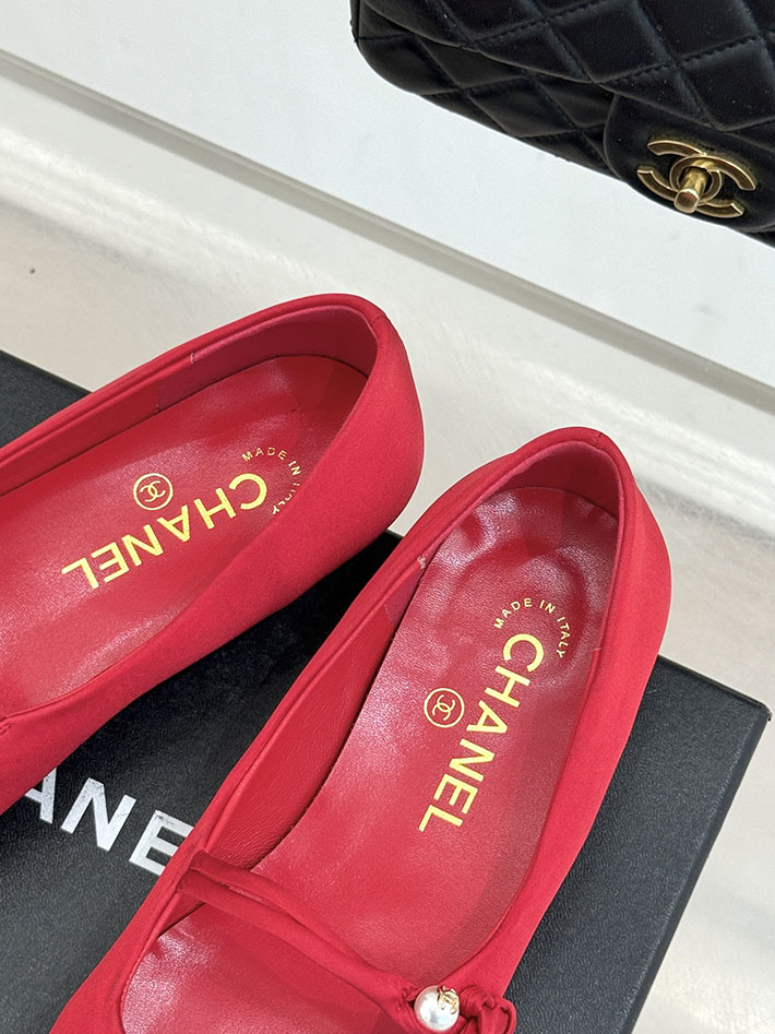 最高級シャネルスーパーコピー CHANEL 2026年春夏 新作 ココマーク レザー ストラップパンプス レッド 2630833 シャネル パンプス フラット - 画像 (4)