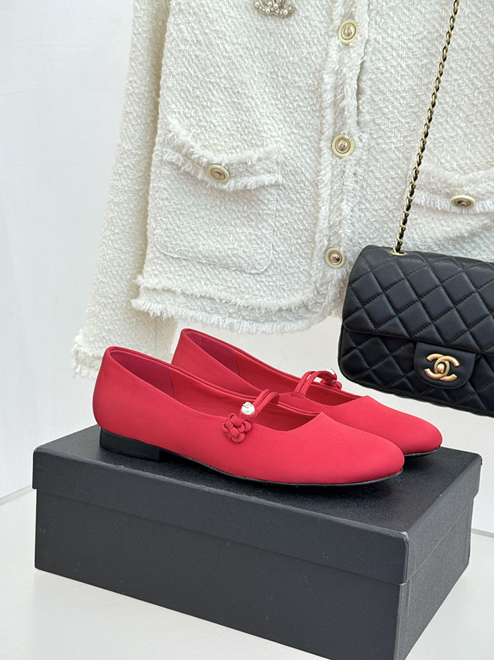 最高級シャネルスーパーコピー CHANEL 2026年春夏 新作 ココマーク レザー ストラップパンプス レッド 2630833 シャネル パンプス フラット - 画像 (2)