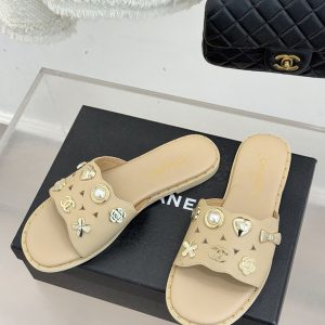 シャネル サンダル 新作