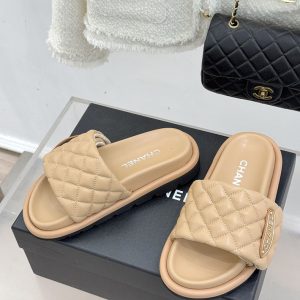 シャネル サンダル 新作