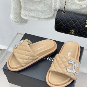 サンダル おしゃれ 歩きやすい