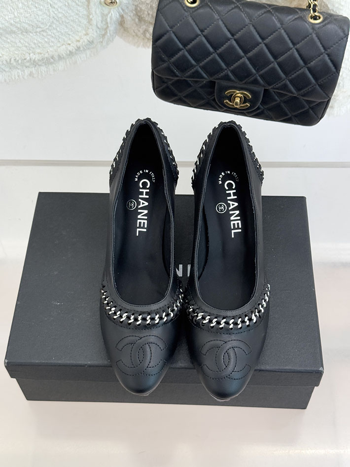 最高級シャネルスーパーコピー CHANEL CC ココマーク チェーン 靴 シューズ ヒール パンプス レザー ブラック 2630876 シャネル パンプス 黒 - 画像 (8)