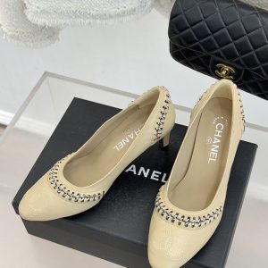シャネル パンプス ベージュ