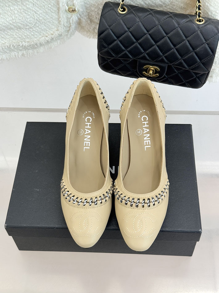 最高級シャネルスーパーコピー CHANEL CC ココマーク チェーン 靴 シューズ ヒール パンプス レザー ベージュ 2630877 シャネル パンプス ベージュ - 画像 (8)