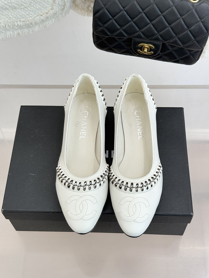 最高級シャネルスーパーコピー CHANEL CC ココマーク チェーン 靴 シューズ ヒール パンプス レザー ホワイト 2630881 シャネル シューズ レディース - 画像 (8)
