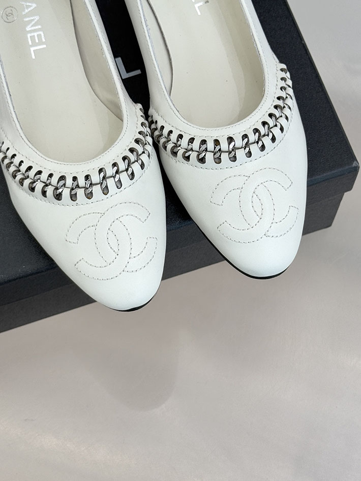 最高級シャネルスーパーコピー CHANEL CC ココマーク チェーン 靴 シューズ ヒール パンプス レザー ホワイト 2630881 シャネル シューズ レディース - 画像 (5)