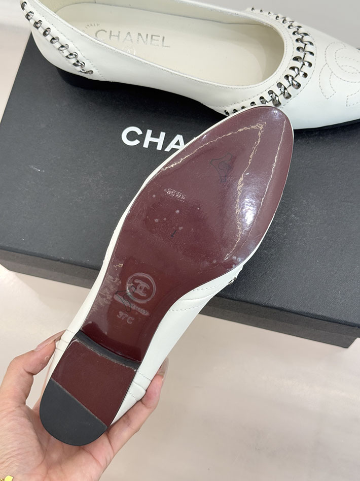 最高級シャネルスーパーコピー CHANEL CC ココマーク チェーン 靴 シューズ ヒール パンプス レザー ホワイト 2630881 シャネル シューズ レディース - 画像 (3)