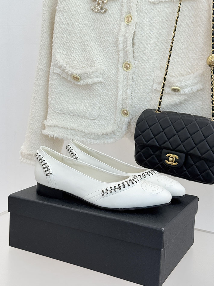 最高級シャネルスーパーコピー CHANEL CC ココマーク チェーン 靴 シューズ ヒール パンプス レザー ホワイト 2630881 シャネル シューズ レディース - 画像 (2)