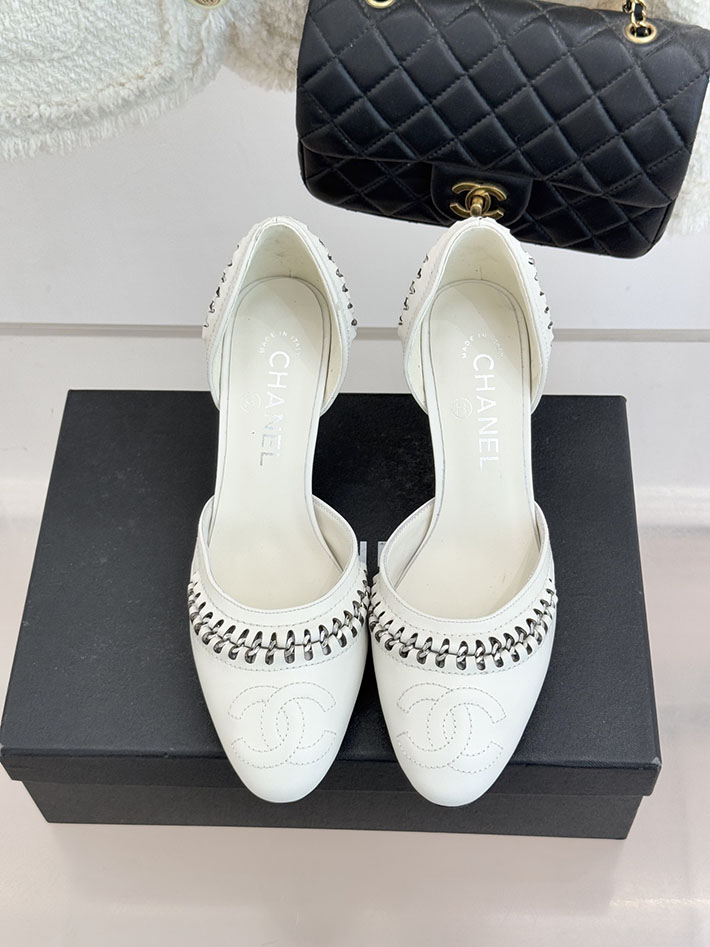 最高級シャネルスーパーコピー CHANEL サイドオープン チェーントリム パンプス ココマーク ホワイト 2630883 シャネル 靴 アウトレット - 画像 (9)
