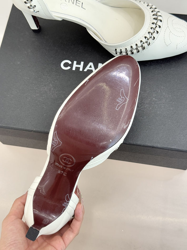 最高級シャネルスーパーコピー CHANEL サイドオープン チェーントリム パンプス ココマーク ホワイト 2630883 シャネル 靴 アウトレット - 画像 (4)