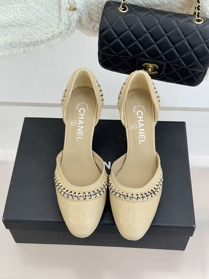 最高級シャネルスーパーコピー CHANEL サイドオープン チェーントリム パンプス ココマーク ベージュ 2630884 シャネル シューズ 新作 - 画像 (9)